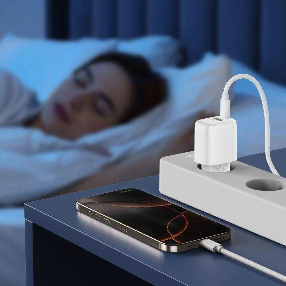 Tech-Protect NCA30 PD 30W QC3.0 USB-A / USB-C sieninis įkroviklis + USB-C / Lightning laidas 100 cm - Baltas