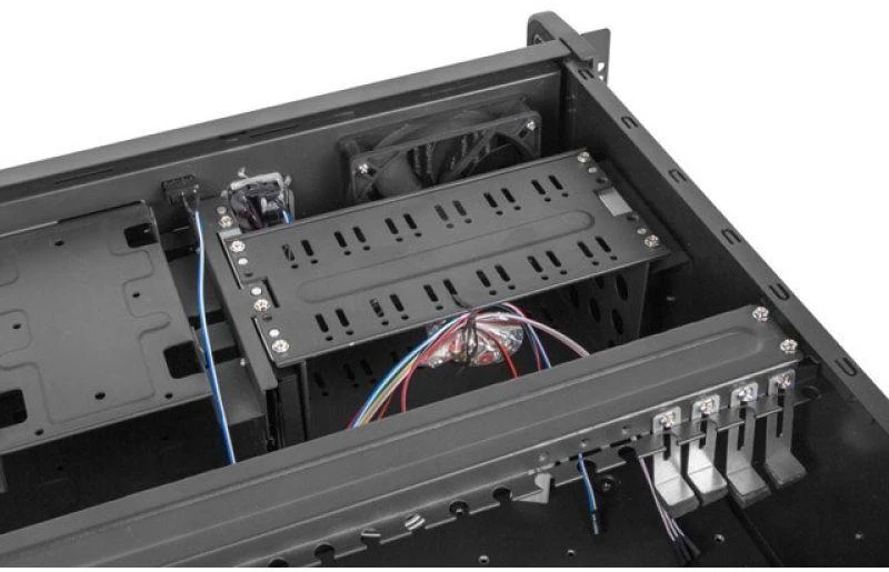 LANBERG SC01-4504-10B RACKMOUNT SERVER CHASSIS ATX 450/10 19/4U