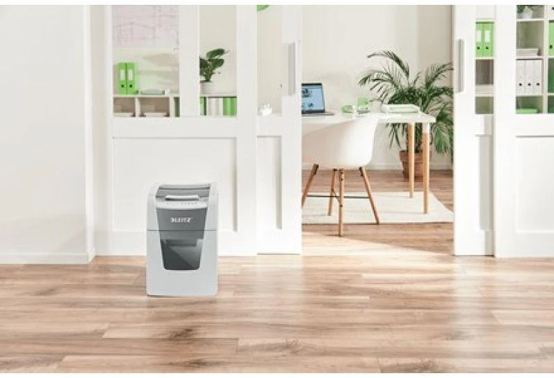 Leitz IQ Autofeed Small Office 100 Automatinis dokumentų naikiklis P4, Pilka/Balta