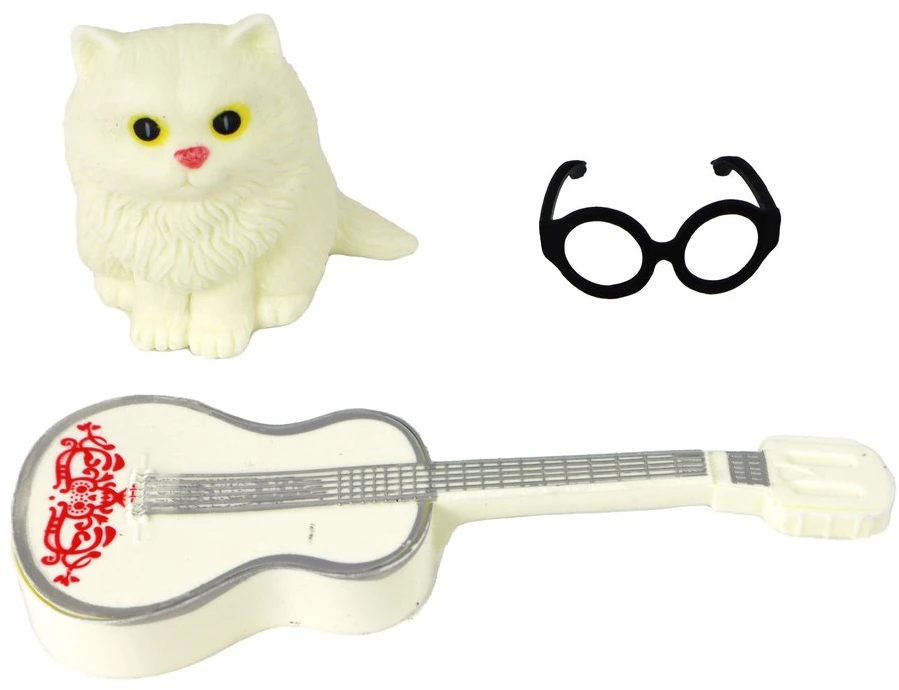 Lėlė vaikams Emily su gitara, akiniais ir kačiuku