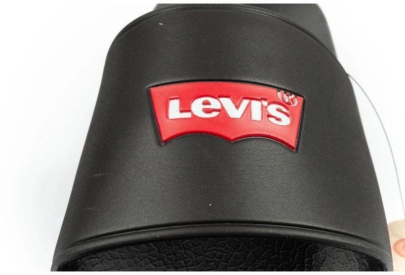 Levi's moteriškos sportinės šlepetės patogios madingos juodos