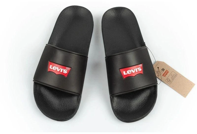 Levi's moteriškos sportinės šlepetės patogios madingos juodos