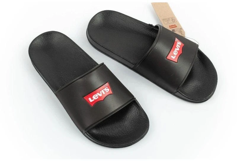 Levi's moteriškos sportinės šlepetės patogios madingos juodos