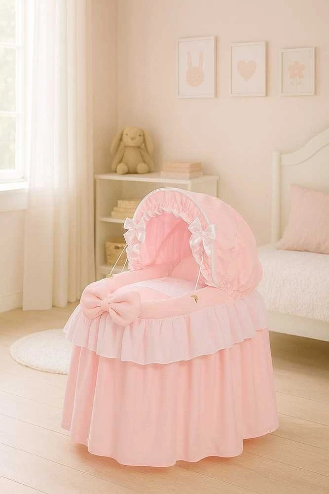 Lopšys lėlėms su gaubtu LITTLE PRINCESS rožinis – žaidimams ir rūpesčiui lėle.