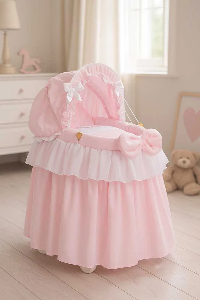 Lopšys lėlėms su gaubtu LITTLE PRINCESS rožinis – žaidimams ir rūpesčiui lėle.