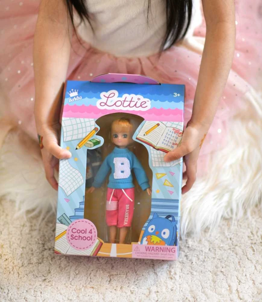 Lottie lėlė Moksleivė B