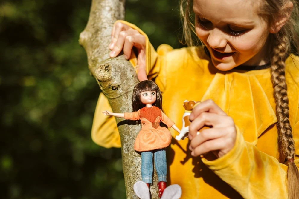 Lottie lėlė Pasivaikščiojimas parke
