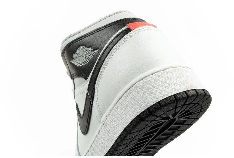 Madingi moteriški Nike Air Jordan 1 aukštakulniai sportiniai bateliai, balti su juoda