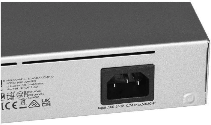 Šakotuvas UBIQUITI UDM-PRO UNIFI DREAM MACHINE 8 PORT SWITCH DAUGIŲ PROGRAMŲ SISTEMA SU 3,5 HDD IŠPLĖTIMU DUAL WAN 10G SFP+ IR 1G RJ45