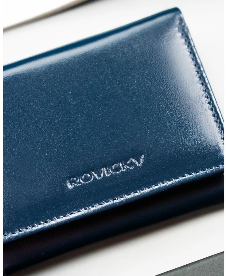Mały portfel damski ze skóry naturalnej w granatowym kolorze, wyposażony w system RFID - Rovicky