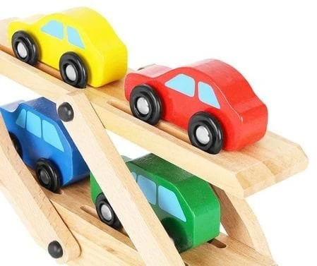 Kruzzel Medinis autovežis su mašinėlėmis