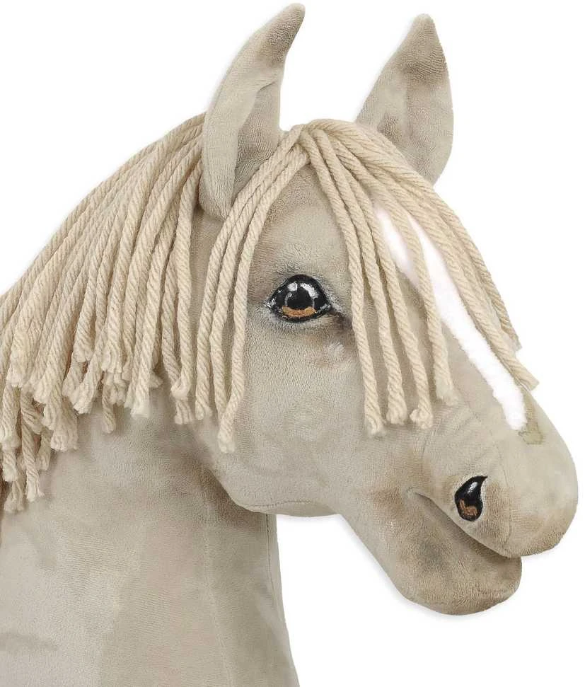 Medinis hobis arkliukas – cremello spalva