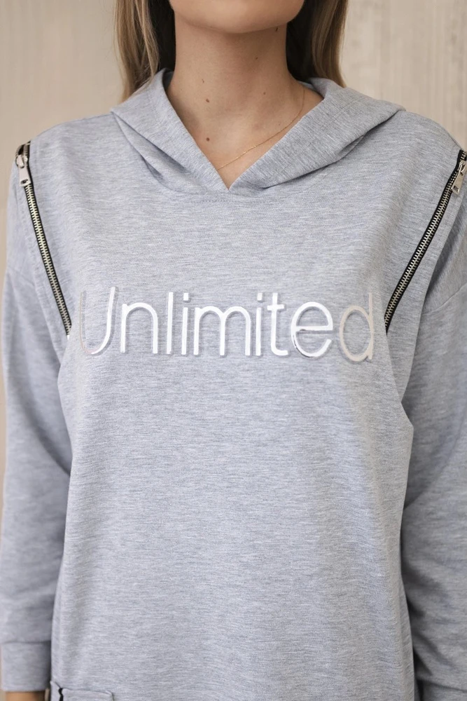 Medvilninė suknelė su gobtuvu ir užrašu „unlimited“, pilka
