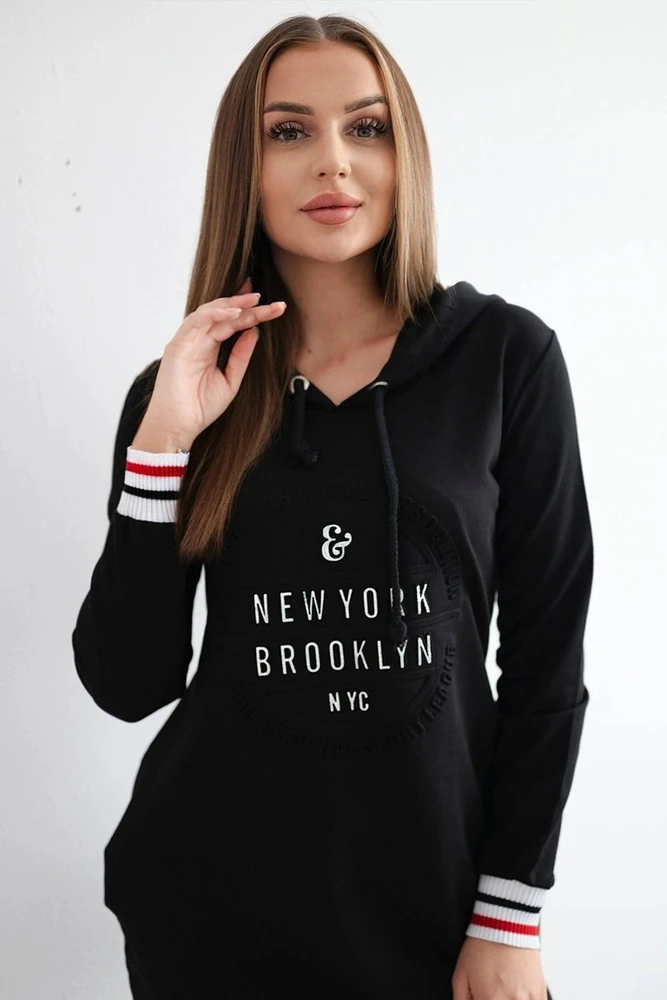 Medvilninė suknelė su užrašu „Brooklyn“, juoda
