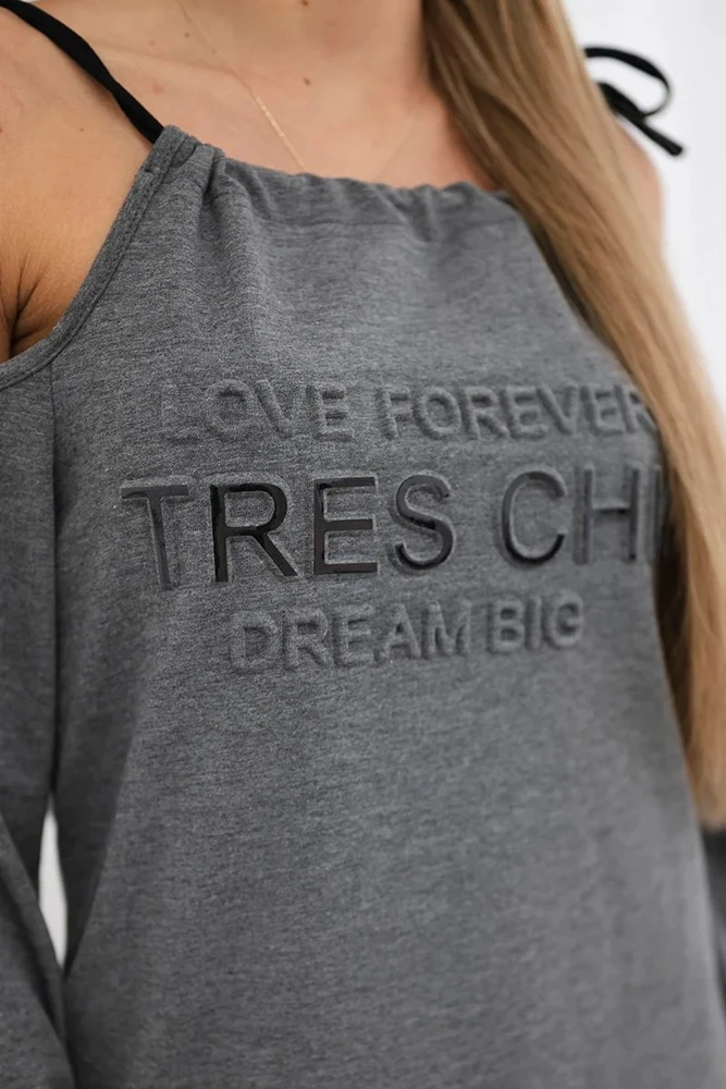 Medvilninė suknelė su užrašu „Tres Chic“, grafito