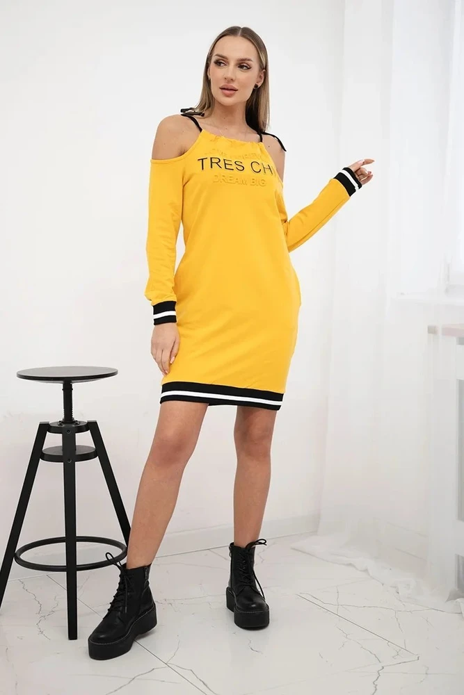 Medvilninė suknelė su užrašu „Tres Chic“, garstyčių