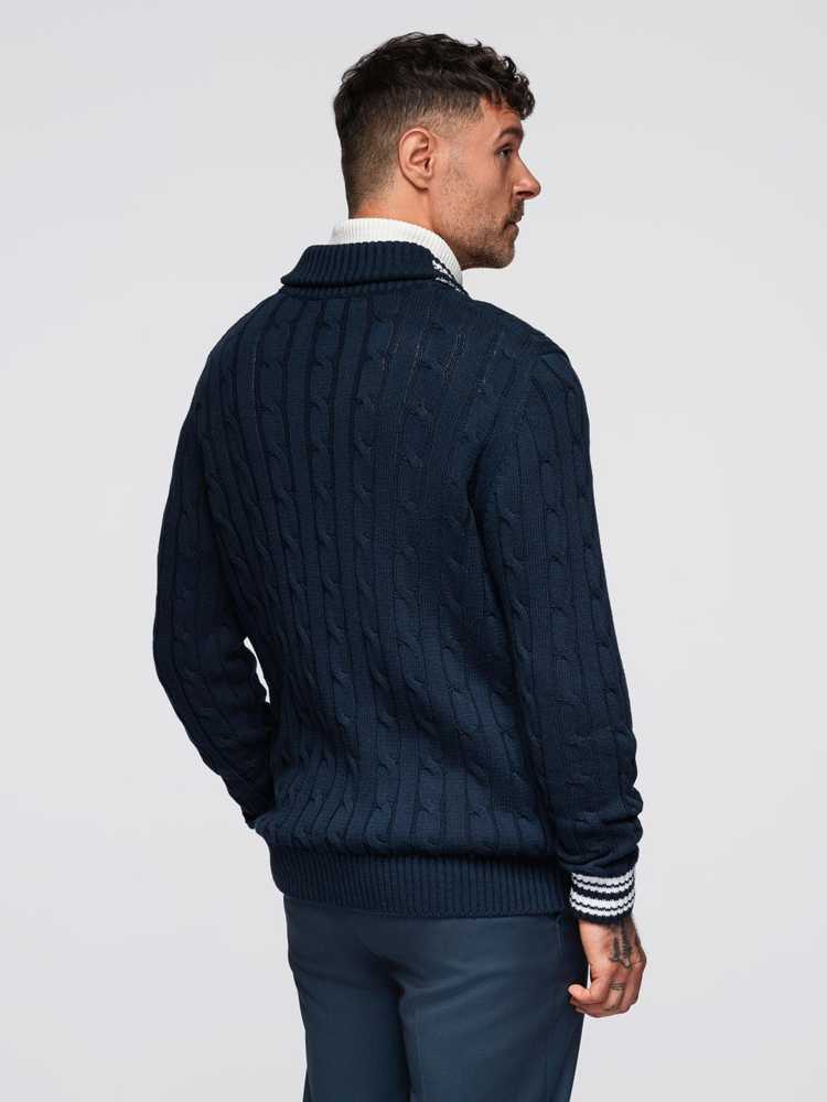 Megztinis su šaliu apykakle preppy stiliaus – jaukumui ir elegancijai kasdien.