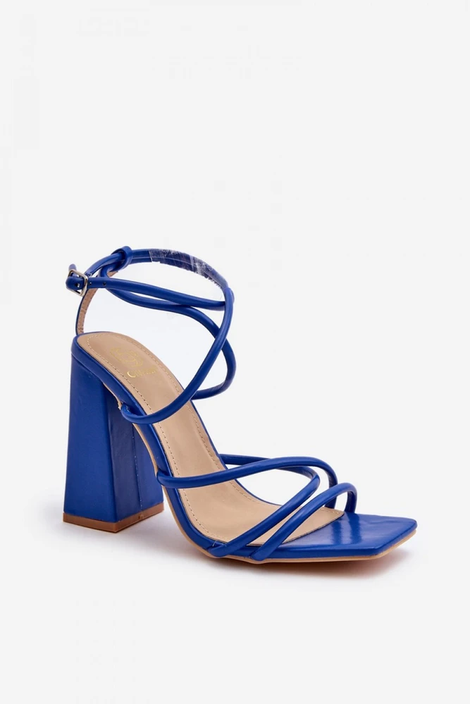 Mėlynos basutės su kulnu Step in style