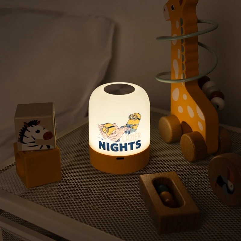 ERIK Minions belaidė LED naktinė lempa su USB-C
