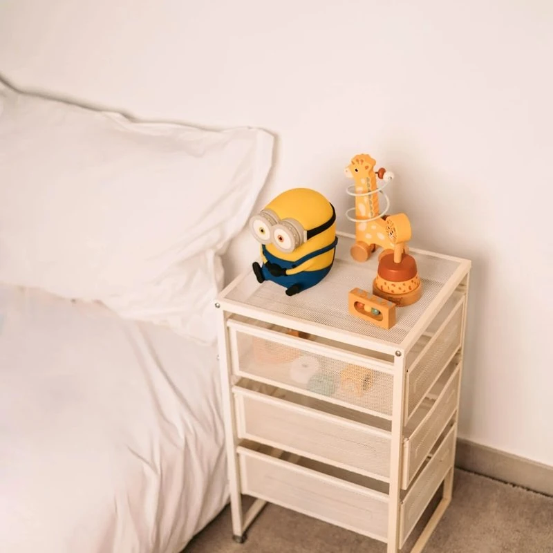 ERIK Minions Bob silikoninė LED naktinė lemputė vaikams, 15 cm