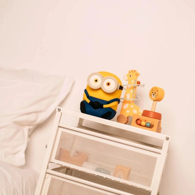 ERIK Minions Bob silikoninė LED naktinė lemputė vaikams, 15 cm