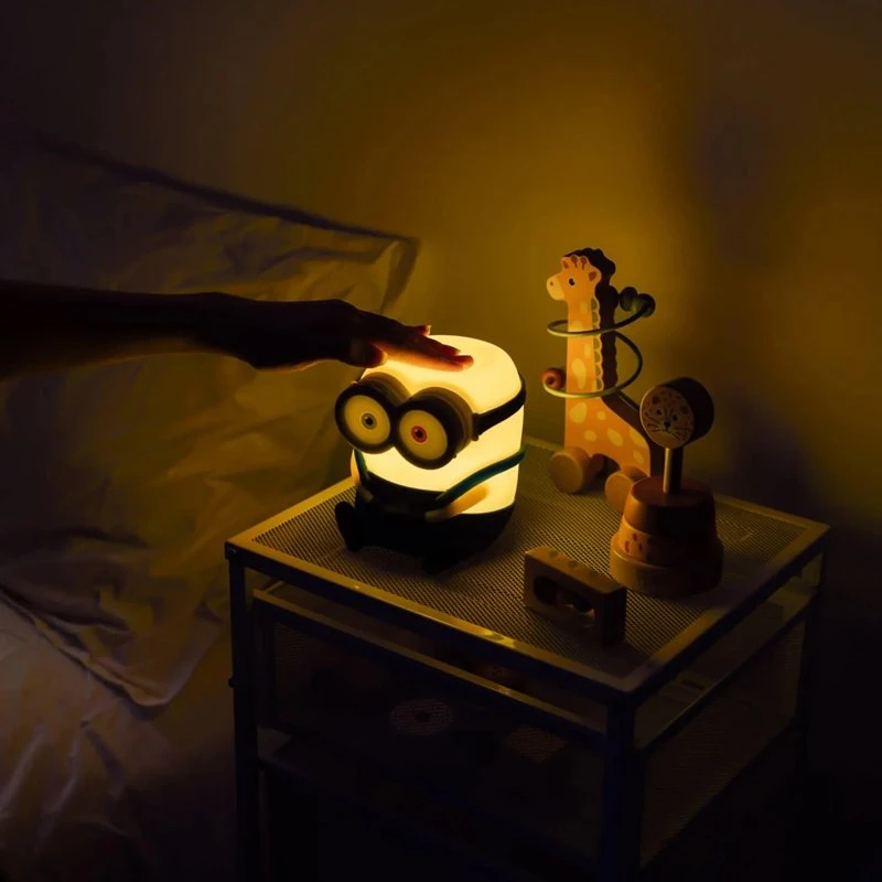 ERIK Minions Bob silikoninė LED naktinė lemputė vaikams, 15 cm