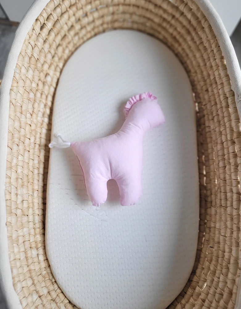 Minkštas pirmasis žaislas arkliukas LUCKY Rožinė