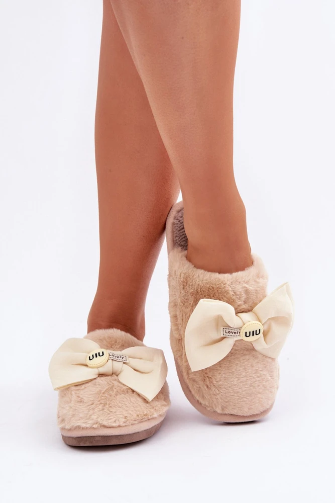 Minkštos šlepetės su kaspinu Step in style
