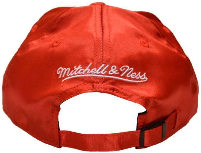 Mitchell & Ness NBA Chicago Bulls Kepuraitė su dirželiu - HLUX1095-CBUYYPPPRED1