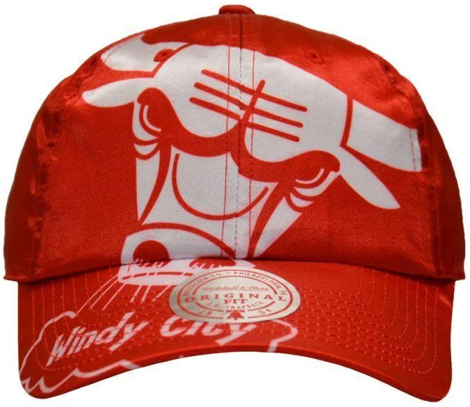 Mitchell & Ness NBA Chicago Bulls Kepuraitė su dirželiu - HLUX1095-CBUYYPPPRED1