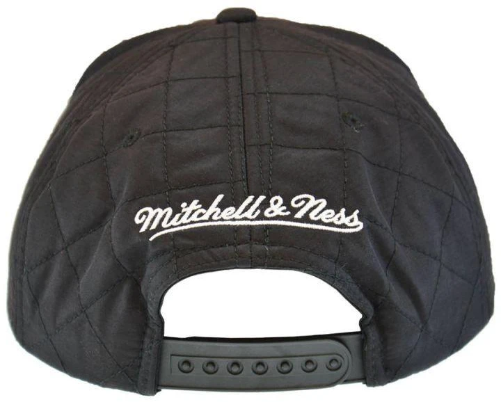 Mitchell & Ness NBA Diamond Base HWC Čikagos Bulls kepuraitė - HHSS3182-CBUYYPPPBLCK