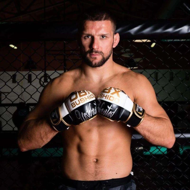 MMA treniruočių pirštinės S/M - Undefeated - Valor serija