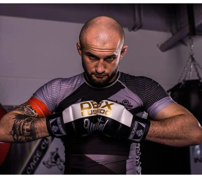 MMA treniruočių pirštinės S/M - Undefeated - Valor serija