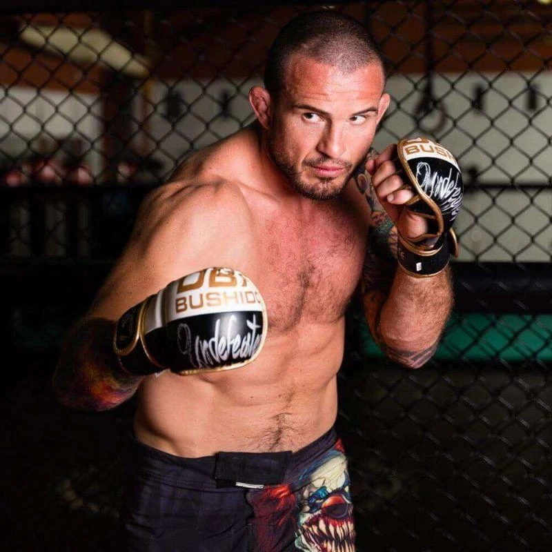 MMA treniruočių pirštinės S/M - Undefeated - Valor serija