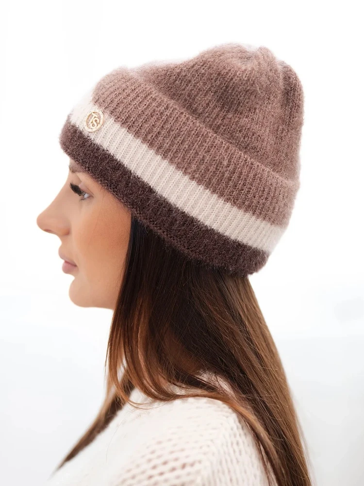 Moteriška beanie kepurė su dekoru, rudos spalvos