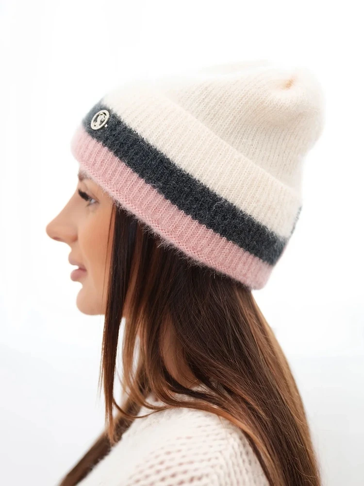 Moteriška beanie kepurė su dekoru, smėlio ir pudrinės spalvos