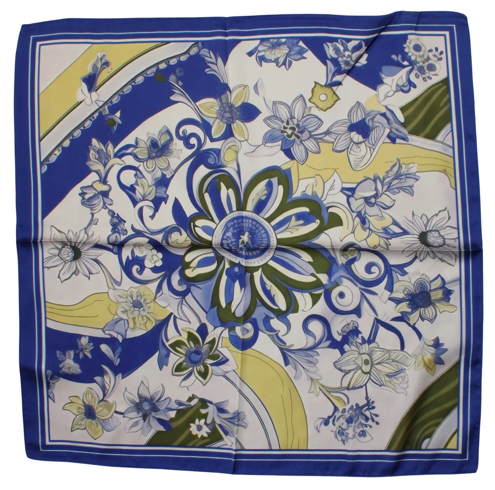 Moteriška dirbtinio šilko skarelė „Mėlyni ornamentai ir žiedai“, mėlyna / geltona