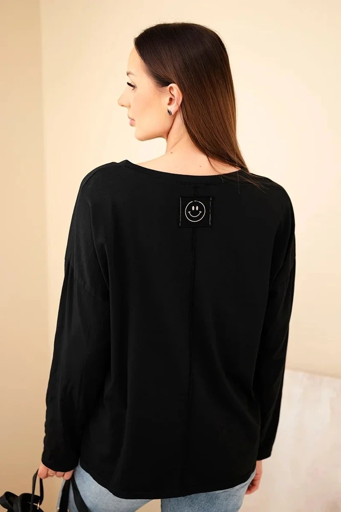 Moteriška juoda palaidinė V formos iškirpte ir ilgomis rankovėmis