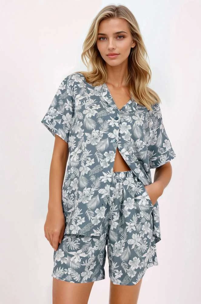 Moteriška juoda pižama su raštais ir marškinėliais Stylish Embrace