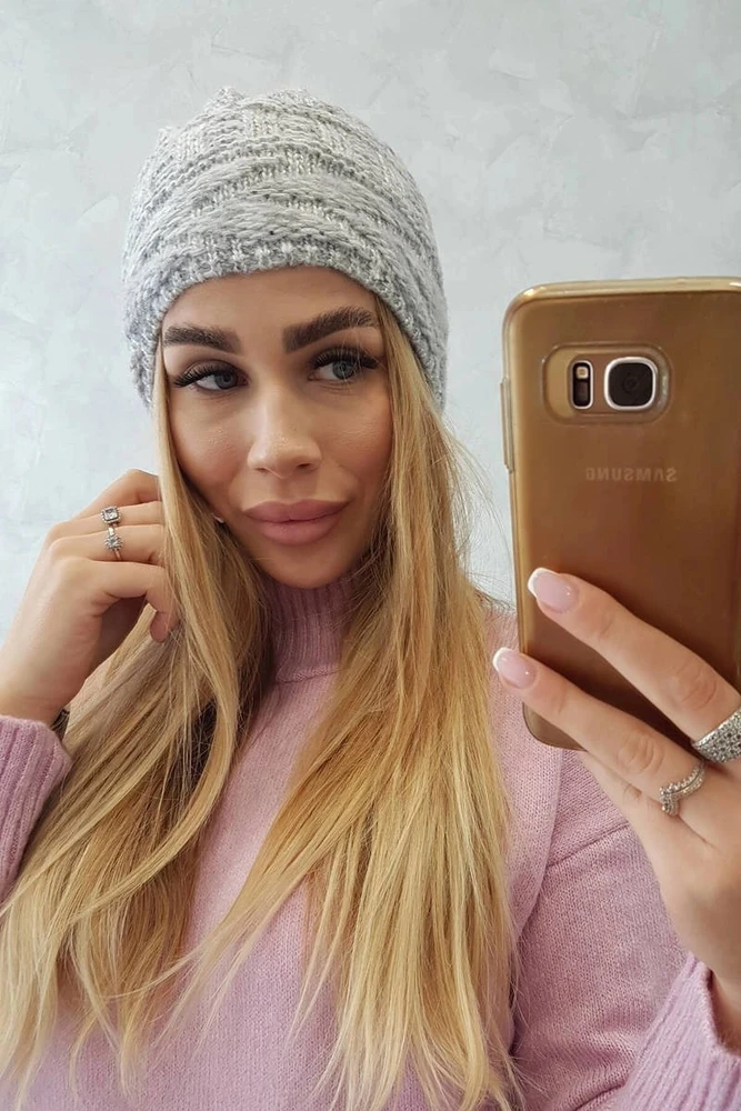 Moteriška kepurė su fliso pamušalu, pilka ir tamsiai violetinė