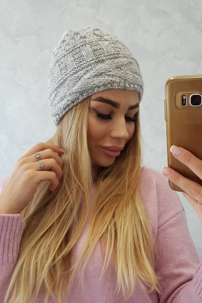 Moteriška kepurė su fliso pamušalu, pilka ir tamsiai violetinė