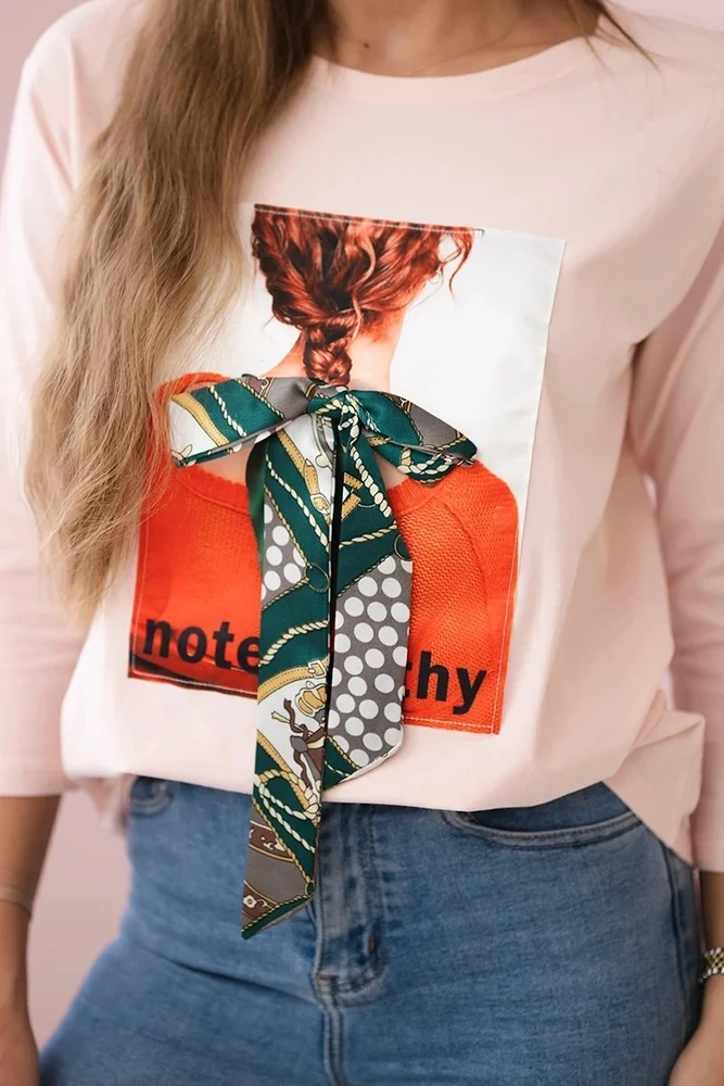 Moteriška medvilninė palaidinė su 3D grafika „Noteworthy“, pudros rožinė