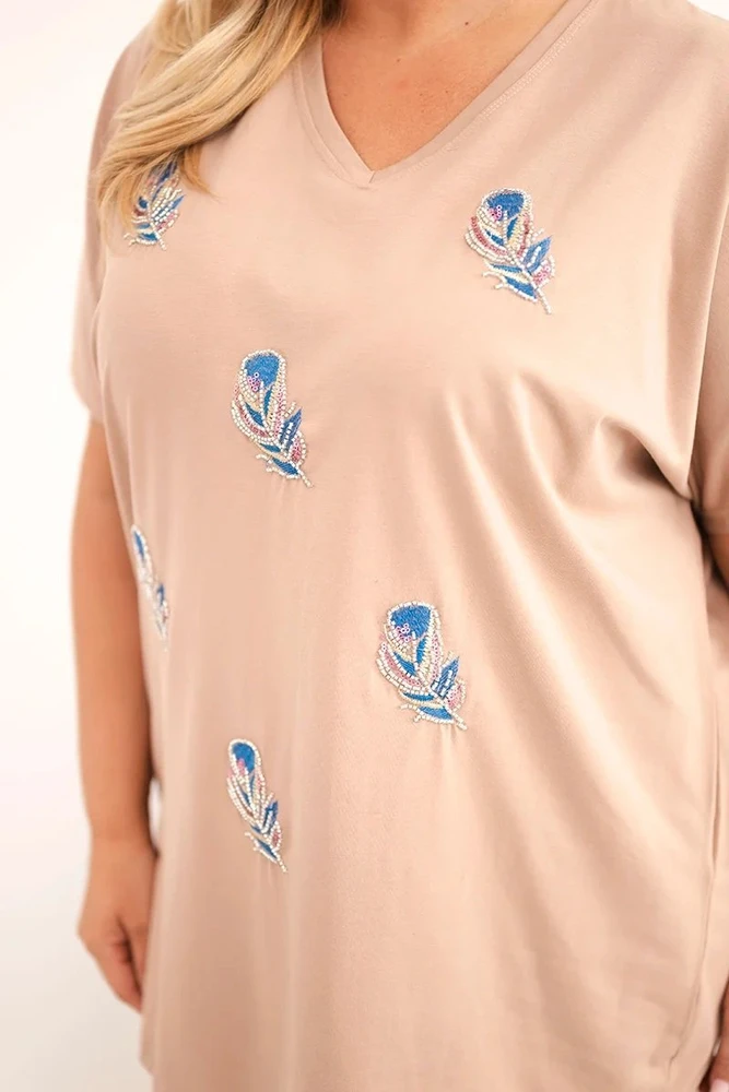 Moteriška medvilninė Plus Size palaidinė su plunksnų aplikacijomis, smėlio spalvos