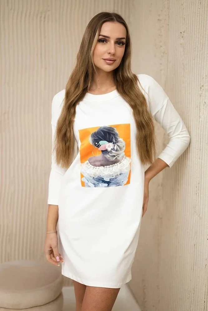 Moteriška medvilninė suknelė su 3D grafika, kreminė