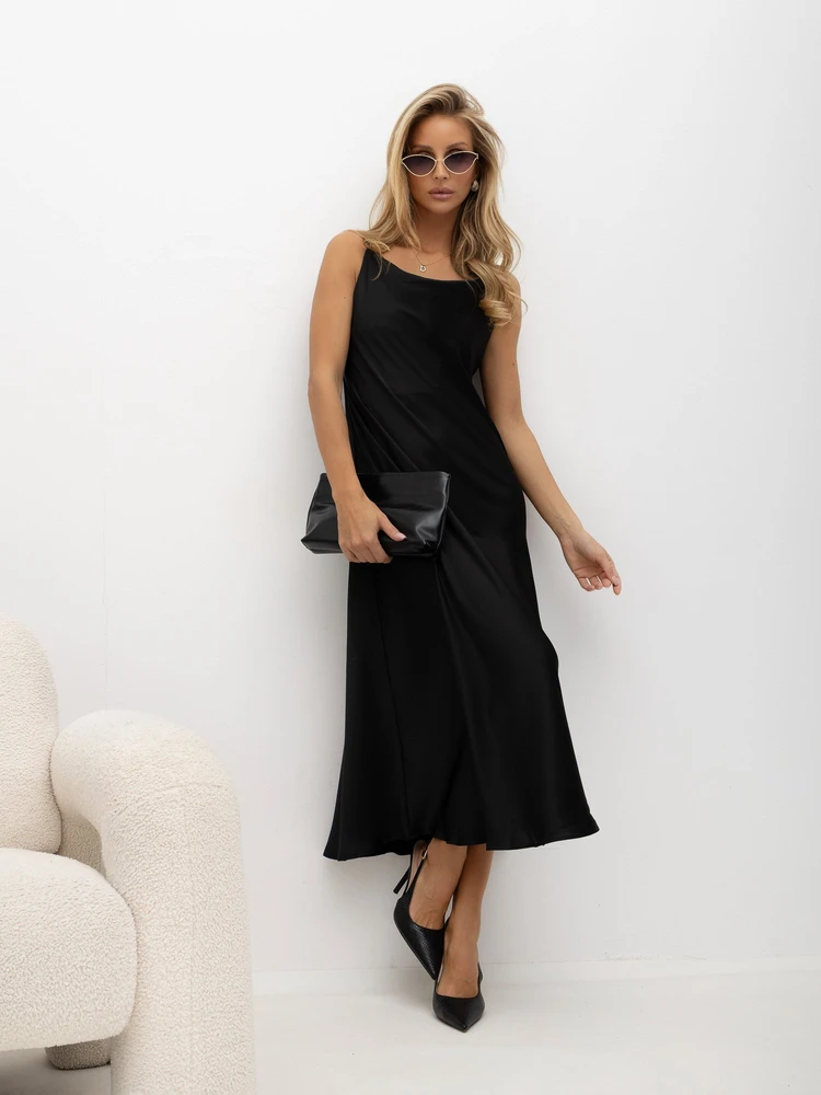 Moteriška midi suknelė su krintančia iškirpte Italy Moda, juoda