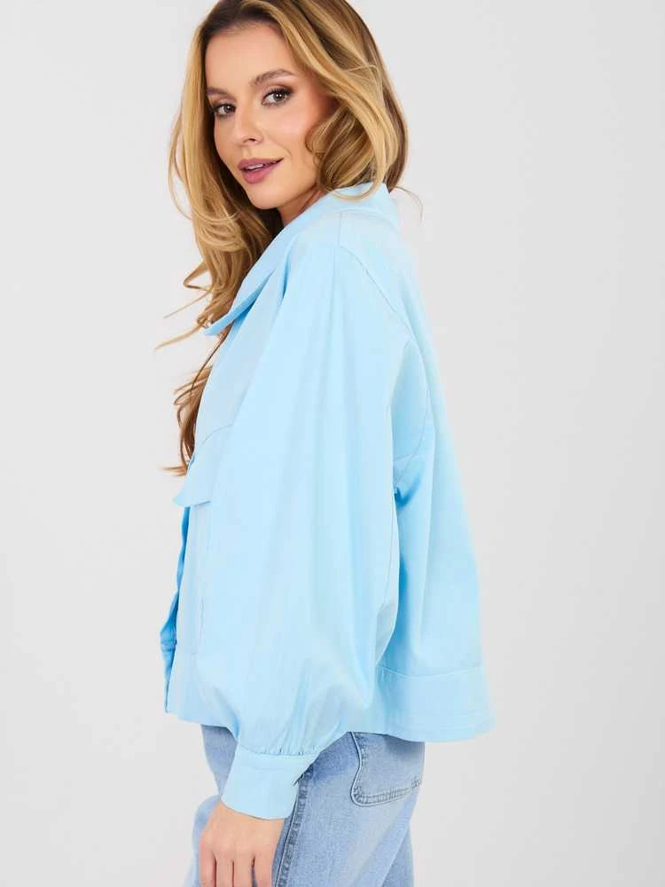 Moteriška oversize šviesiai mėlyna striukė