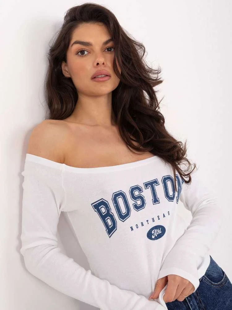 Moteriška palaidinė atvirais pečiais su užrašu BOSTON ecru spalvos