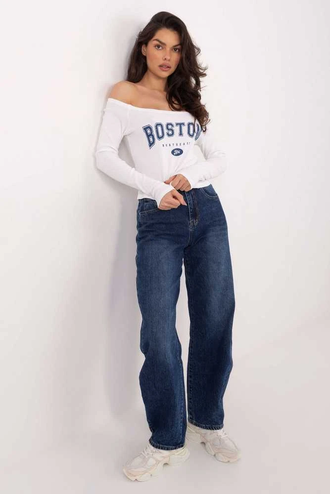 Moteriška palaidinė atvirais pečiais su užrašu BOSTON ecru spalvos