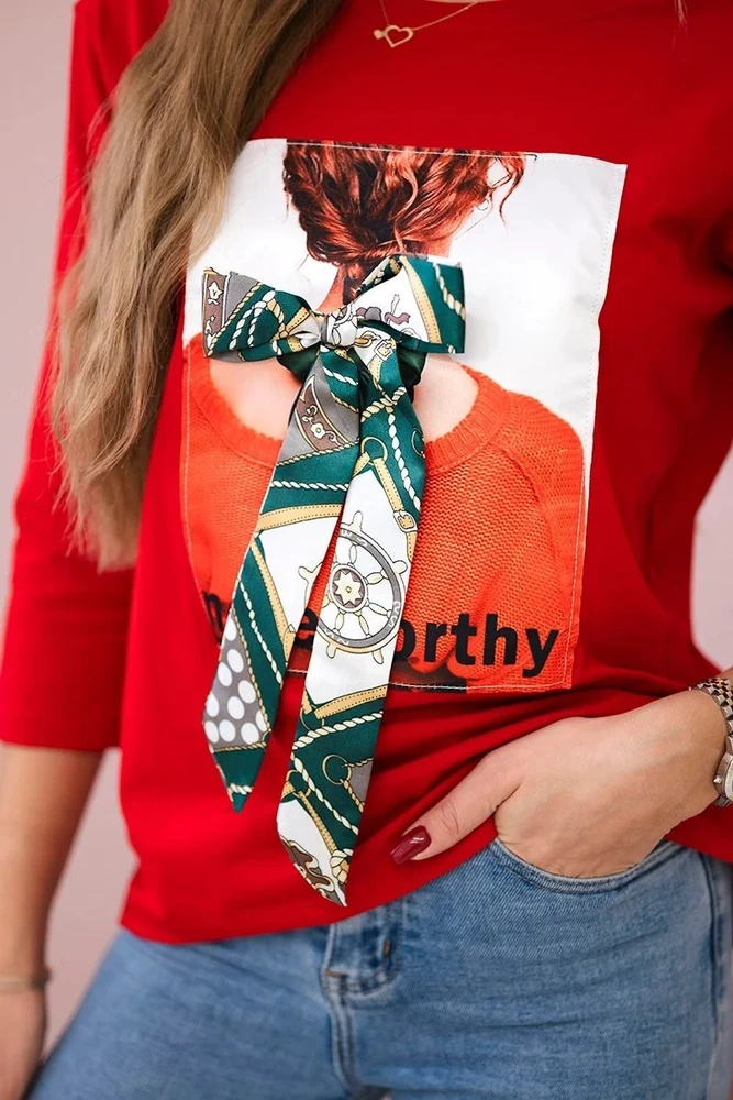Moteriška palaidinė su 3D grafika „Noteworthy“, raudona