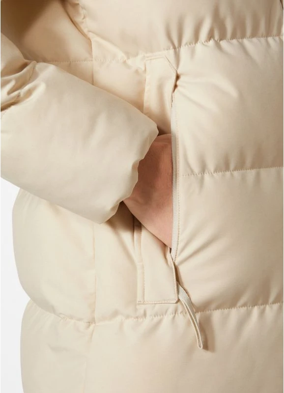 Moteriška pašiltinta parka Helly Hansen Blossom Puffy, smėlio